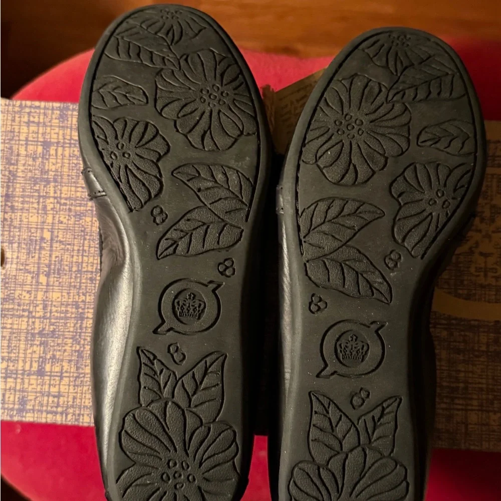 Born Black Leather Mary Jane Flats with Buckle Strap - Picture 11 of 13